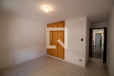 Casa à venda com 169m², 3 quartos e 2 vagas Casa à venda com 169m², 3 quartos e 2 vagasQuarto 2 - Suíte