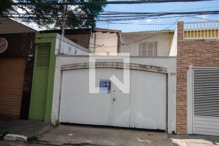Casa à venda com 169m², 3 quartos e 2 vagas Casa à venda com 169m², 3 quartos e 2 vagasFachada
