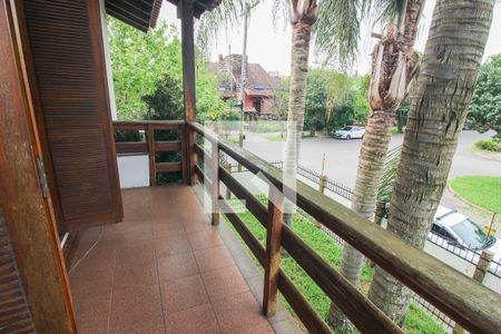 Casa para alugar com 320m², 4 quartos e 4 vagasSacada da suíte