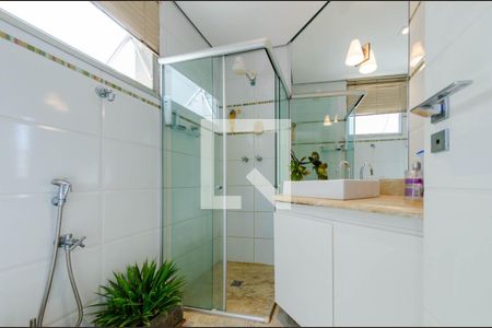 Apartamento à venda com 165m², 2 quartos e 3 vagas Apartamento à venda com 165m², 2 quartos e 3 vagasBanheiro suíte 1