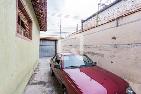 Casa à venda com 500m², 2 quartos e 4 vagas Casa à venda com 500m², 2 quartos e 4 vagasGaragem