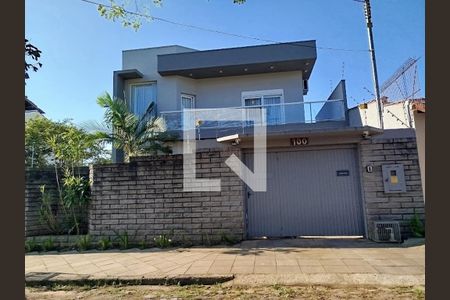 Casa à venda com 182m², 3 quartos e 4 vagas Casa à venda com 182m², 3 quartos e 4 vagasFachada