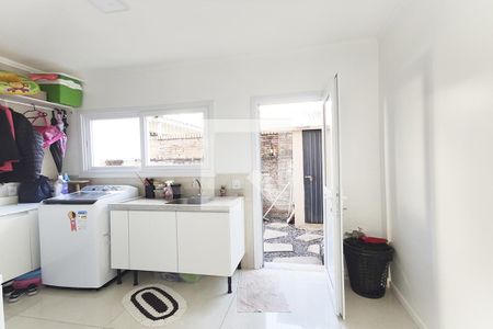 Casa à venda com 182m², 3 quartos e 4 vagas Casa à venda com 182m², 3 quartos e 4 vagasÁrea de Serviço