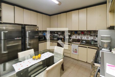 Casa à venda com 200m², 4 quartos e 4 vagasCozinha