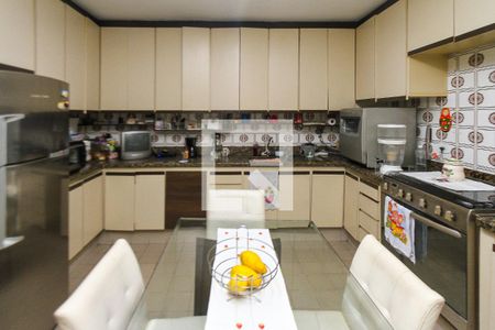 Casa à venda com 200m², 4 quartos e 4 vagasCozinha