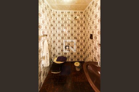 Casa à venda com 200m², 4 quartos e 4 vagasBanheiro de serviço