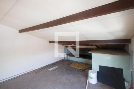 Casa à venda com 210m², 5 quartos e 2 vagasSótão