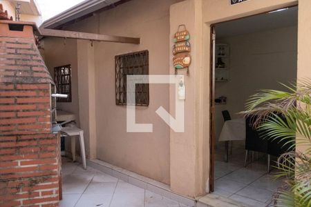 Casa à venda com 182m², 2 quartos e 1 vaga Casa à venda com 182m², 2 quartos e 1 vagaÁrea externa