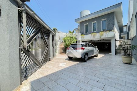 Casa para alugar com 320m², 5 quartos e 4 vagas Casa para alugar com 320m², 5 quartos e 4 vagasGaragem
