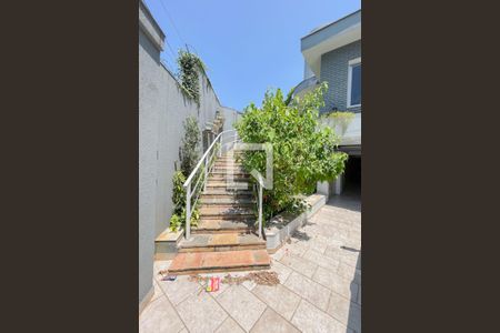 Casa para alugar com 320m², 5 quartos e 4 vagas Casa para alugar com 320m², 5 quartos e 4 vagasEntrada