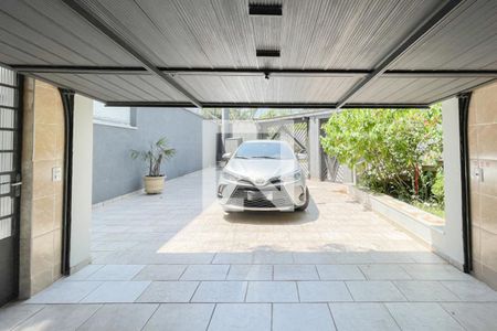 Casa para alugar com 320m², 5 quartos e 4 vagas Casa para alugar com 320m², 5 quartos e 4 vagasGaragem