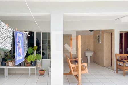 Casa para alugar com 320m², 5 quartos e 4 vagas Casa para alugar com 320m², 5 quartos e 4 vagasVista - Quarto 2