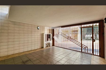 Casa à venda com 140m², 4 quartos e 2 vagas Casa à venda com 140m², 4 quartos e 2 vagasGaragem