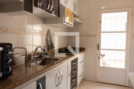 Casa à venda com 135m², 3 quartos e 3 vagas Casa à venda com 135m², 3 quartos e 3 vagasCOZINHA