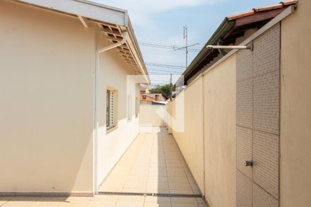 Casa à venda com 135m², 3 quartos e 3 vagas Casa à venda com 135m², 3 quartos e 3 vagasÁREA EXTERNA LATERAL