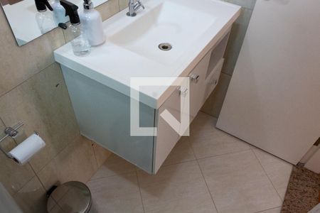 Casa à venda com 135m², 3 quartos e 3 vagas Casa à venda com 135m², 3 quartos e 3 vagasBANHEIRO