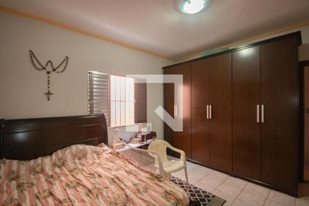 Casa à venda com 350m², 3 quartos e 3 vagas Casa à venda com 350m², 3 quartos e 3 vagasSuite