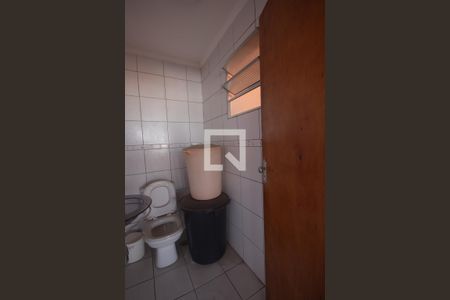 Casa à venda com 350m², 3 quartos e 3 vagas Casa à venda com 350m², 3 quartos e 3 vagasBanheiro Churrasqueira