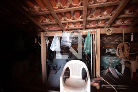 Casa à venda com 350m², 3 quartos e 3 vagas Casa à venda com 350m², 3 quartos e 3 vagasSotã