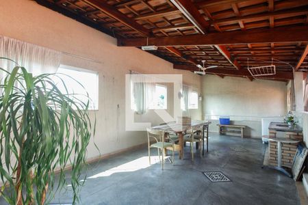 Casa à venda com 260m², 4 quartos e 6 vagas Casa à venda com 260m², 4 quartos e 6 vagasTerraço e Área de Serviço