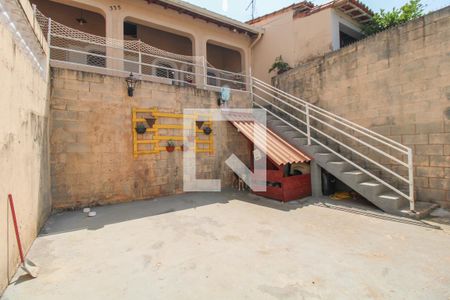 Casa à venda com 100m², 2 quartos e 4 vagasÁrea externa 