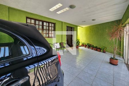 Casa à venda com 360m², 3 quartos e 1 vaga Casa à venda com 360m², 3 quartos e 1 vagaGaragem
