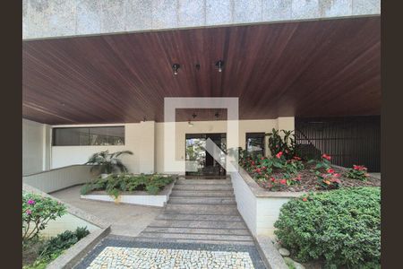 Apartamento à venda com 90m², 3 quartos e 2 vagas Apartamento à venda com 90m², 3 quartos e 2 vagasEntrada