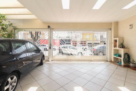 Casa à venda com 180m², 2 quartos e 3 vagas Casa à venda com 180m², 2 quartos e 3 vagasGaragem