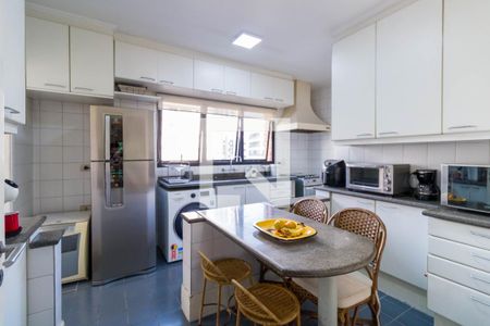 Apartamento à venda com 127m², 3 quartos e 2 vagas Apartamento à venda com 127m², 3 quartos e 2 vagasCozinha