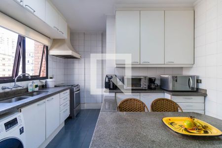Apartamento à venda com 127m², 3 quartos e 2 vagas Apartamento à venda com 127m², 3 quartos e 2 vagasCozinha