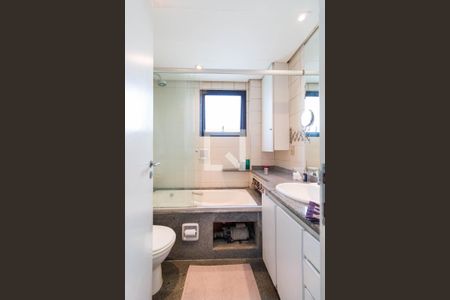 Apartamento à venda com 127m², 3 quartos e 2 vagas Apartamento à venda com 127m², 3 quartos e 2 vagasBanheiro 1