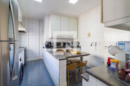 Apartamento à venda com 127m², 3 quartos e 2 vagas Apartamento à venda com 127m², 3 quartos e 2 vagasCozinha