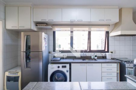 Apartamento à venda com 127m², 3 quartos e 2 vagas Apartamento à venda com 127m², 3 quartos e 2 vagasCozinha