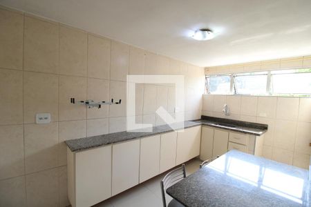 Apartamento para alugar com 77m², 3 quartos e sem vagaCozinha