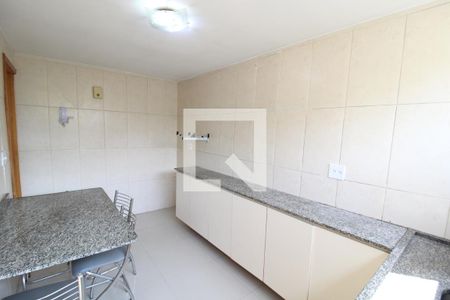 Apartamento para alugar com 77m², 3 quartos e sem vagaCozinha