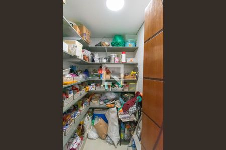 Casa de condomínio para alugar com 330m², 5 quartos e 6 vagas Casa de condomínio para alugar com 330m², 5 quartos e 6 vagasDespensa