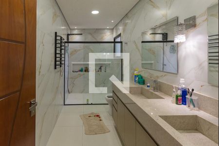 Casa de condomínio para alugar com 330m², 5 quartos e 6 vagas Casa de condomínio para alugar com 330m², 5 quartos e 6 vagasBanheiro da Suíte 2