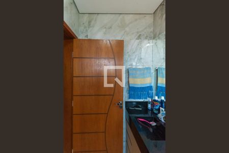 Casa de condomínio para alugar com 330m², 5 quartos e 6 vagas Casa de condomínio para alugar com 330m², 5 quartos e 6 vagasBanheiro da Suíte 1