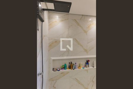 Casa de condomínio para alugar com 330m², 5 quartos e 6 vagas Casa de condomínio para alugar com 330m², 5 quartos e 6 vagasBanheiro da Suíte 2