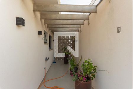 Casa de condomínio para alugar com 330m², 5 quartos e 6 vagas Casa de condomínio para alugar com 330m², 5 quartos e 6 vagasVaranda do Quarto 2