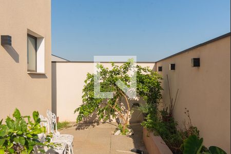 Casa de condomínio para alugar com 330m², 5 quartos e 6 vagas Casa de condomínio para alugar com 330m², 5 quartos e 6 vagasQuintal