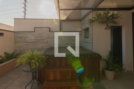 Casa de condomínio para alugar com 330m², 5 quartos e 6 vagas Casa de condomínio para alugar com 330m², 5 quartos e 6 vagasOfurô