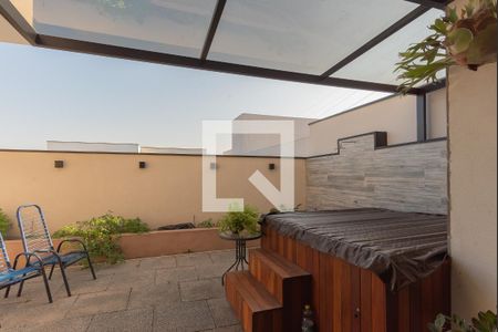 Casa de condomínio para alugar com 330m², 5 quartos e 6 vagas Casa de condomínio para alugar com 330m², 5 quartos e 6 vagasOfurô