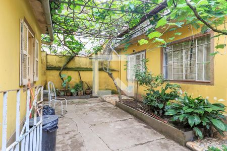 Casa à venda com 200m², 3 quartos e 2 vagas Casa à venda com 200m², 3 quartos e 2 vagasQuintal