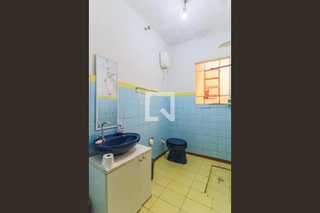 Casa à venda com 200m², 3 quartos e 2 vagas Casa à venda com 200m², 3 quartos e 2 vagasBanheiro