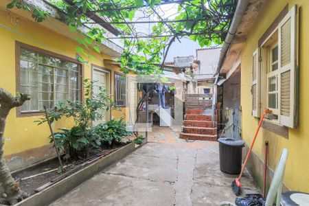 Casa à venda com 200m², 3 quartos e 2 vagas Casa à venda com 200m², 3 quartos e 2 vagasQuintal