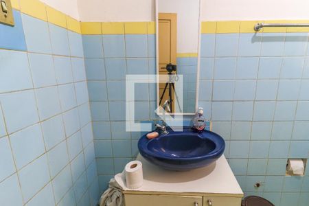 Casa à venda com 200m², 3 quartos e 2 vagas Casa à venda com 200m², 3 quartos e 2 vagasBanheiro