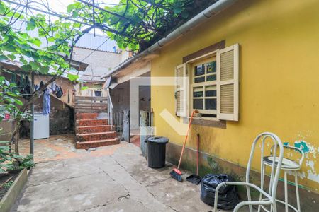 Casa à venda com 200m², 3 quartos e 2 vagas Casa à venda com 200m², 3 quartos e 2 vagasQuintal
