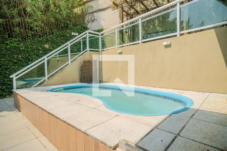 Casa à venda com 286m², 4 quartos e 3 vagas Casa à venda com 286m², 4 quartos e 3 vagasPiscina