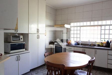 Casa à venda com 190m², 2 quartos e 2 vagasCOZINHA